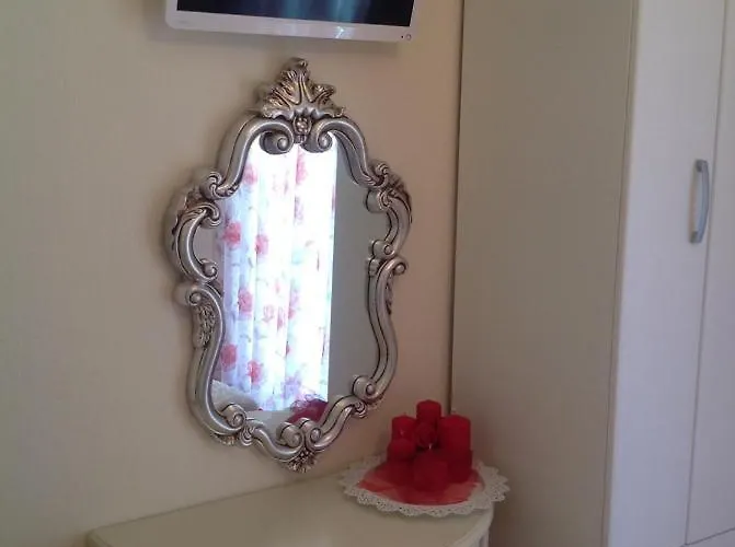 Myparalia ***** * Paralía